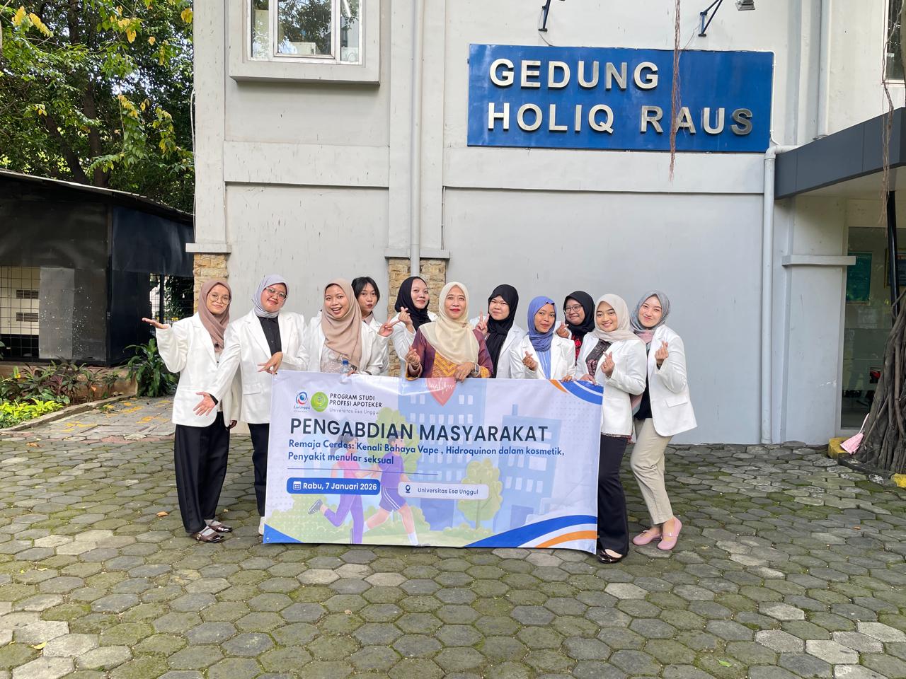 Pengabdian Masyarakat Dosen Program Studi Pendidikan Profesi Apoteker (PSPPA) UEU bersama mahasis...